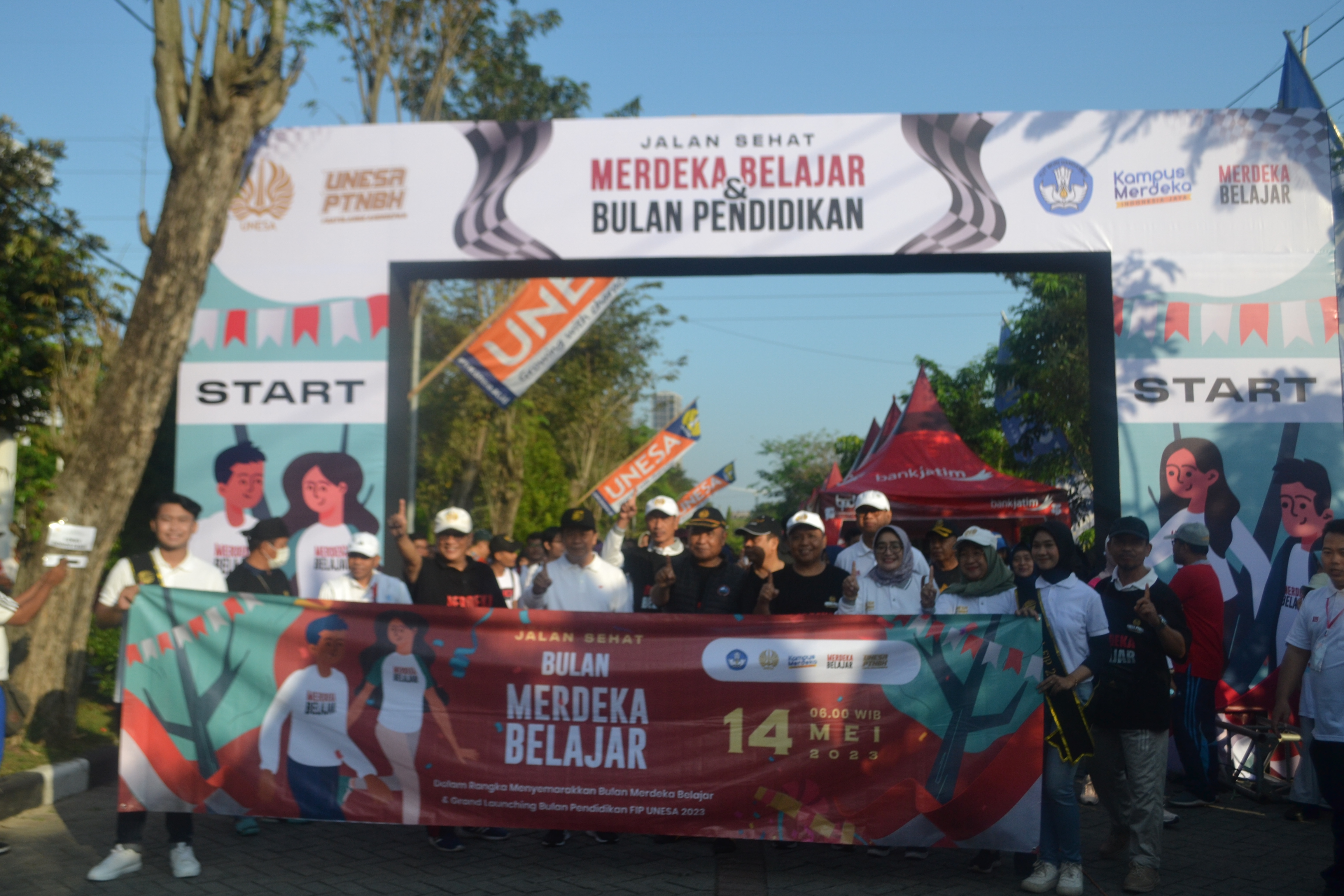 Semarakkan Hari Pendidikan, FIP UNESA Ajak Sivitas Akademika untuk Hidup Sehat