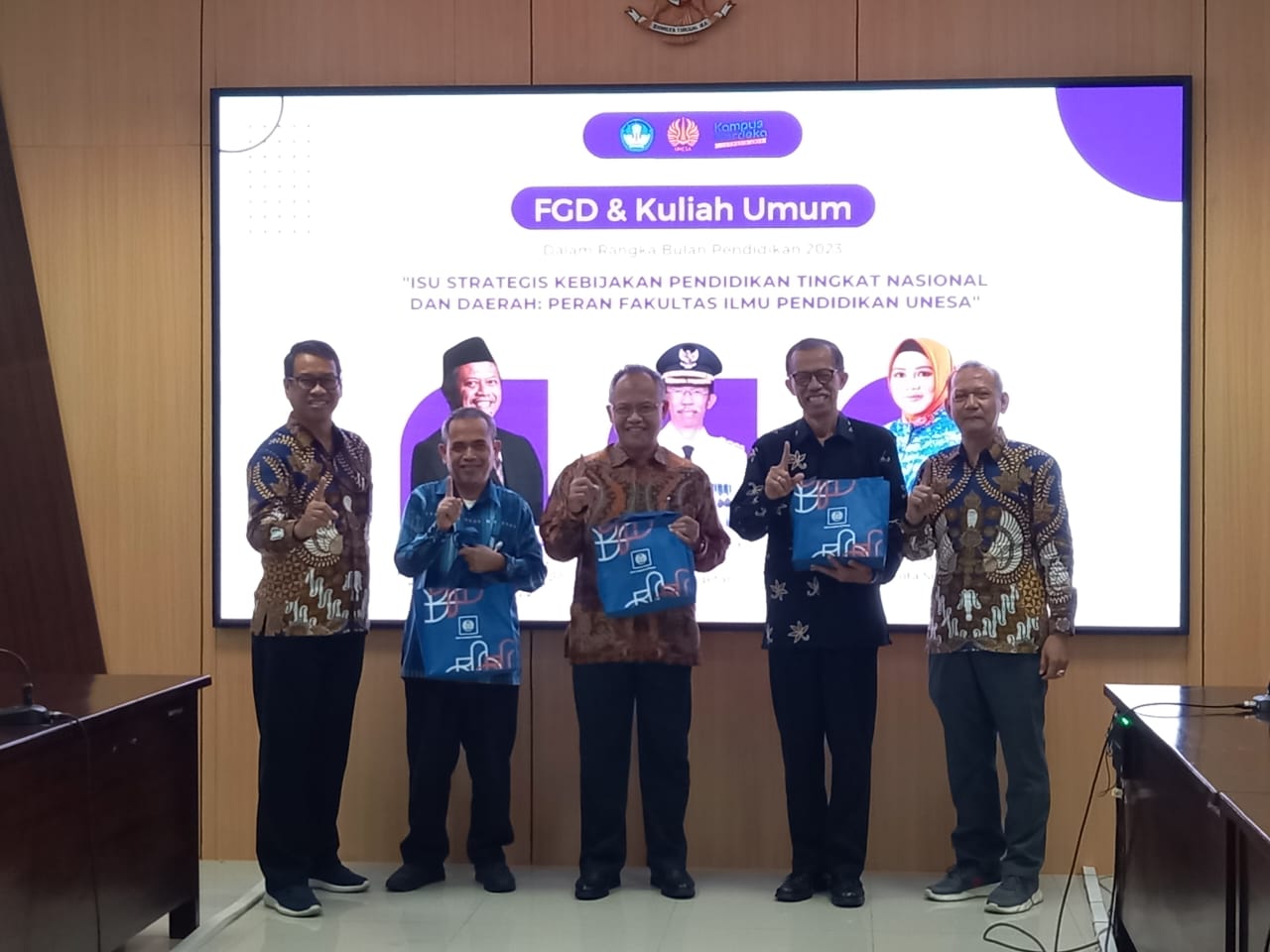 FIP UNESA Gelar FGD dan Kuliah Umum