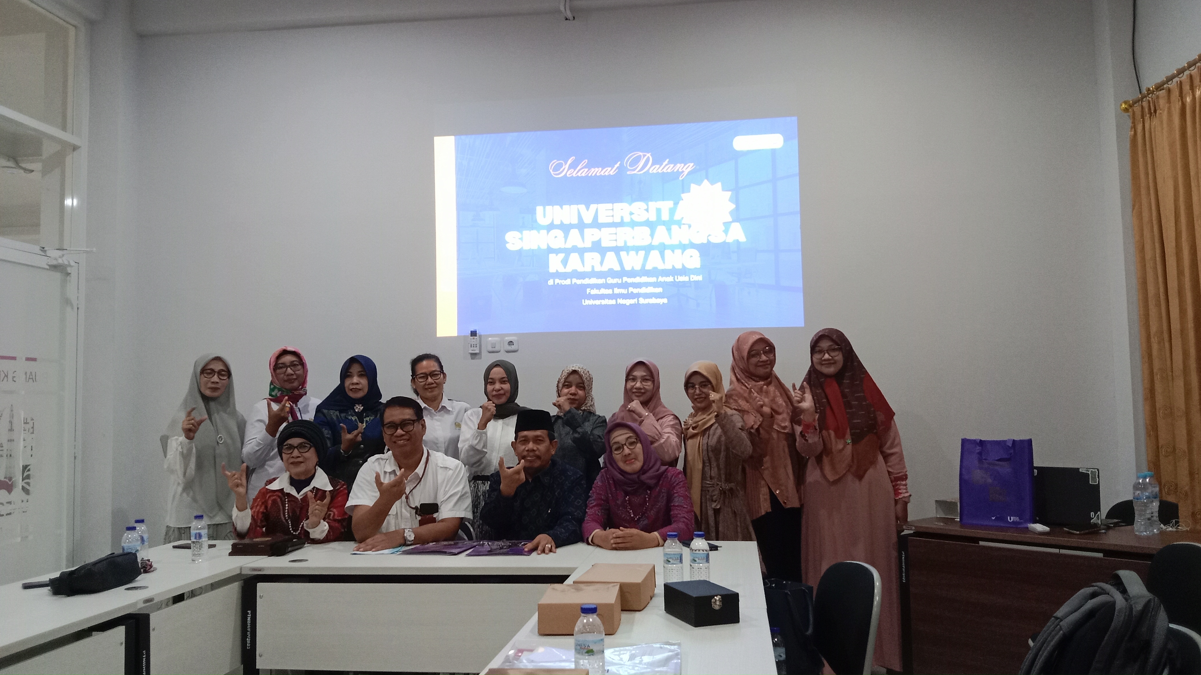 FAI Universitas Singaperbangsa Kerawang Kunjungi FIP UNESA untuk Membangun Kerjasama