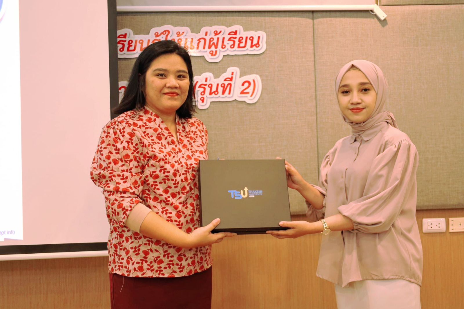 Dosen FIP UNESA Lakukan Pertukaran Dosen di Thaksin University, Thailand