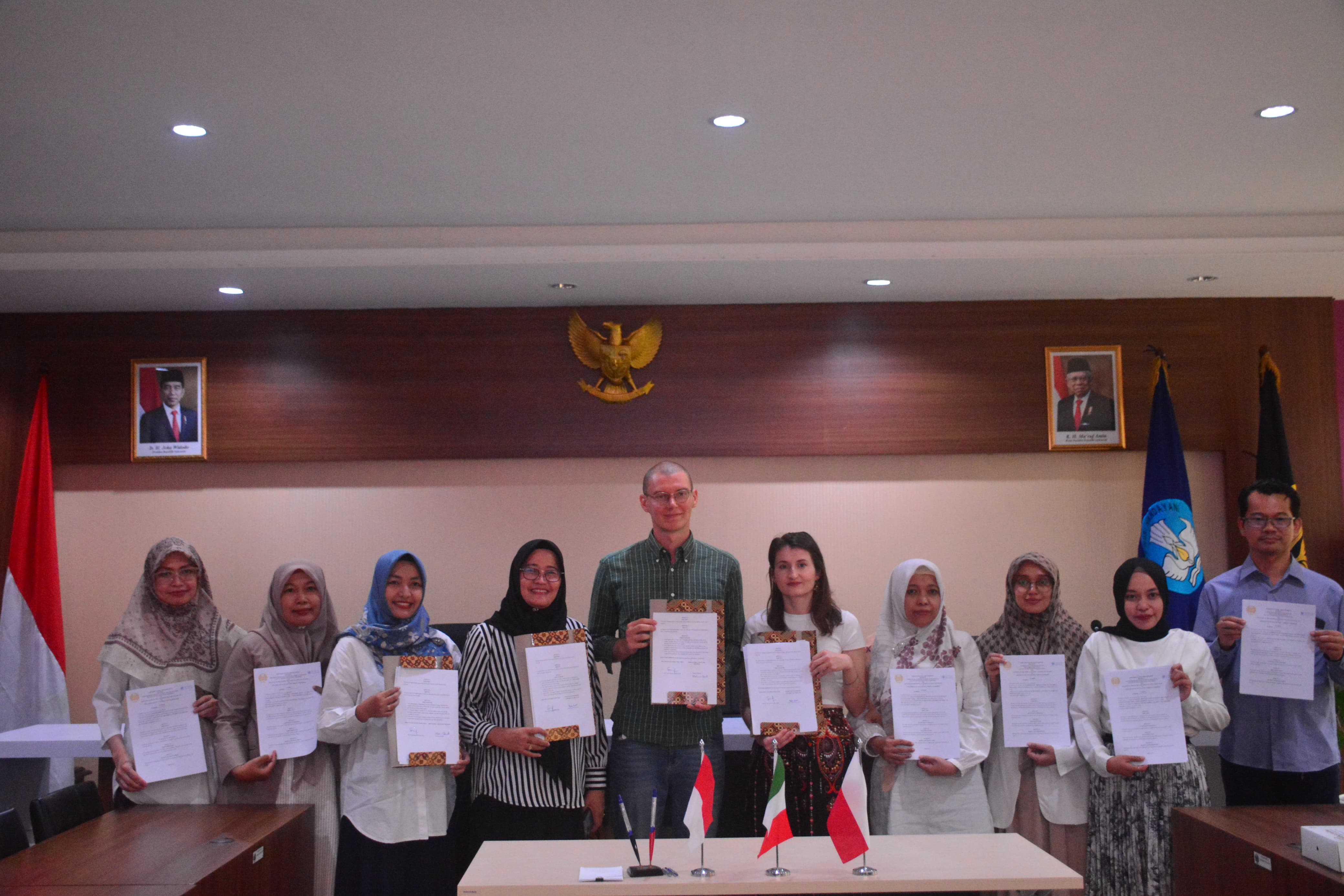 FIP UNESA Teken Kerja Sama dengan Negara Polandia Hingga Italia
