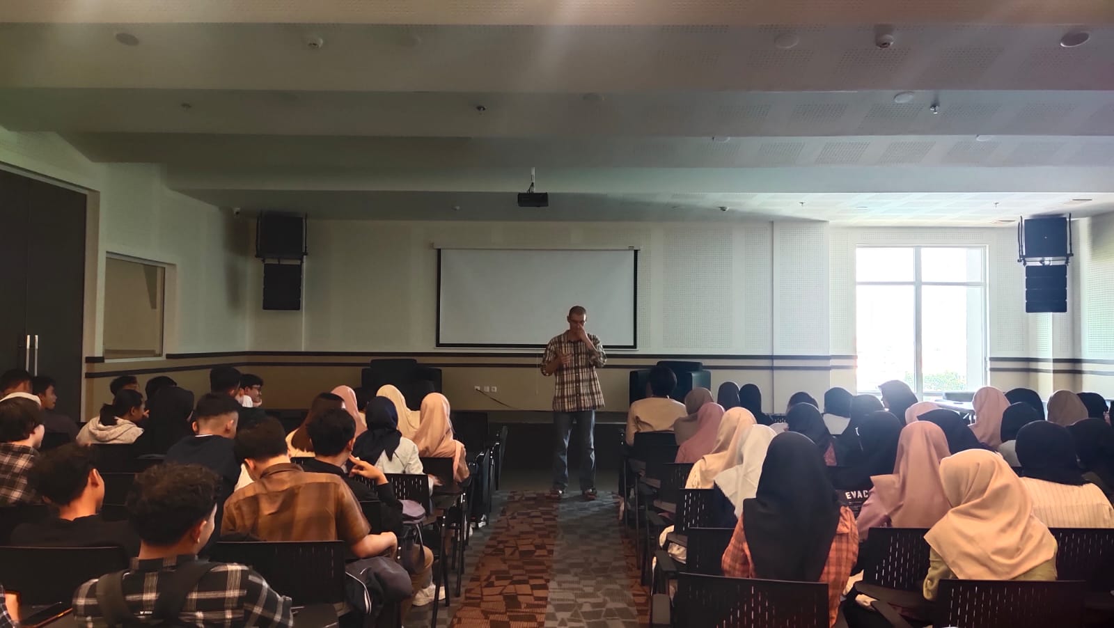 Prodi Teknologi Pendidikan FIP UNESA Mengadakan "Visiting Lecturer" Bersama Narasumber dari Italia