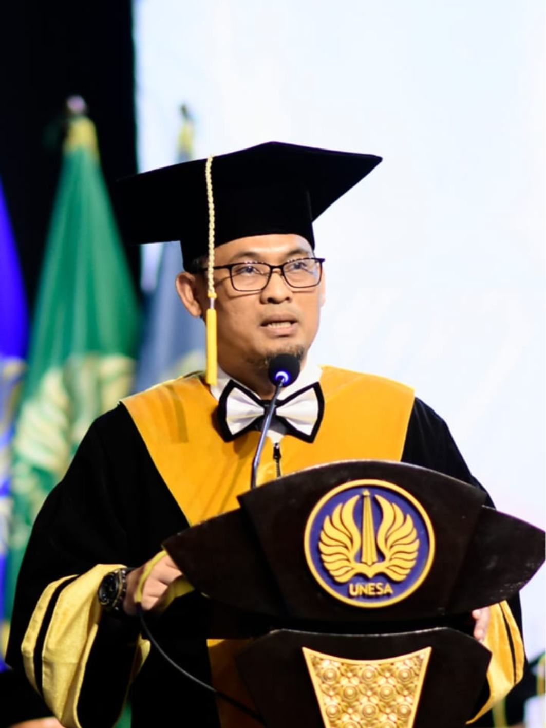 Dikukuhkan Menjadi Guru Besar, Wakil Dekan II FIP UNESA Bagikan Pandangan Mengenai Pembelajaran Online