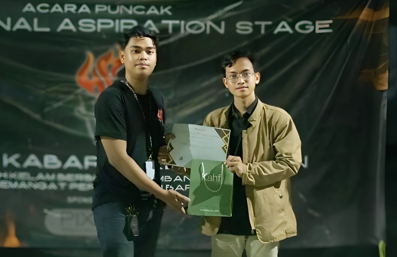 Raih Prestasi Tingkat Nasional, Mahasiswa FIP UNESA Juarai Lomba Bidang Fotografi