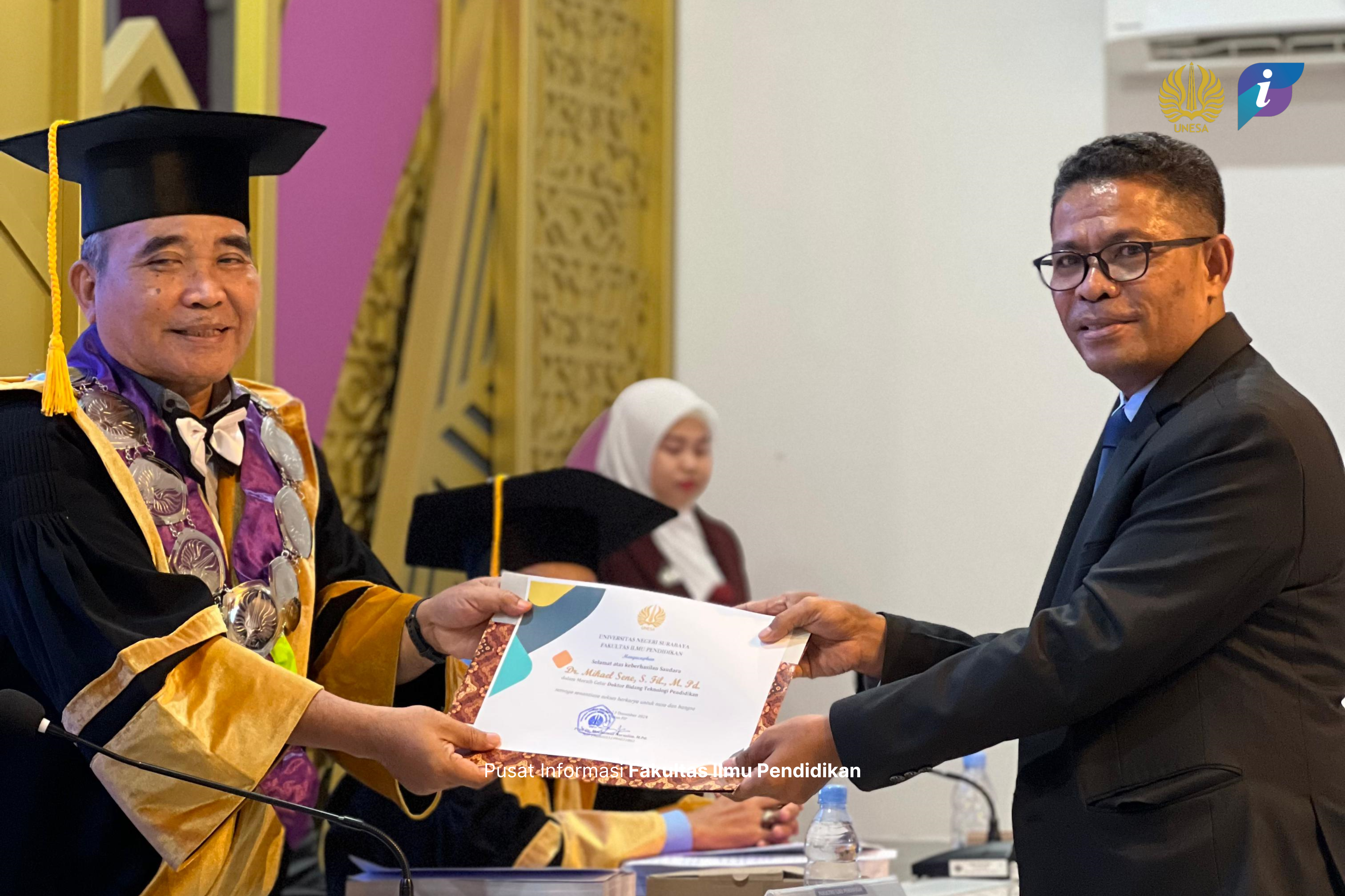 Mikael Sene Raih Gelar Doktor Pendidikan di FIP UNESA dengan Disertasi tentang Project Based Learning