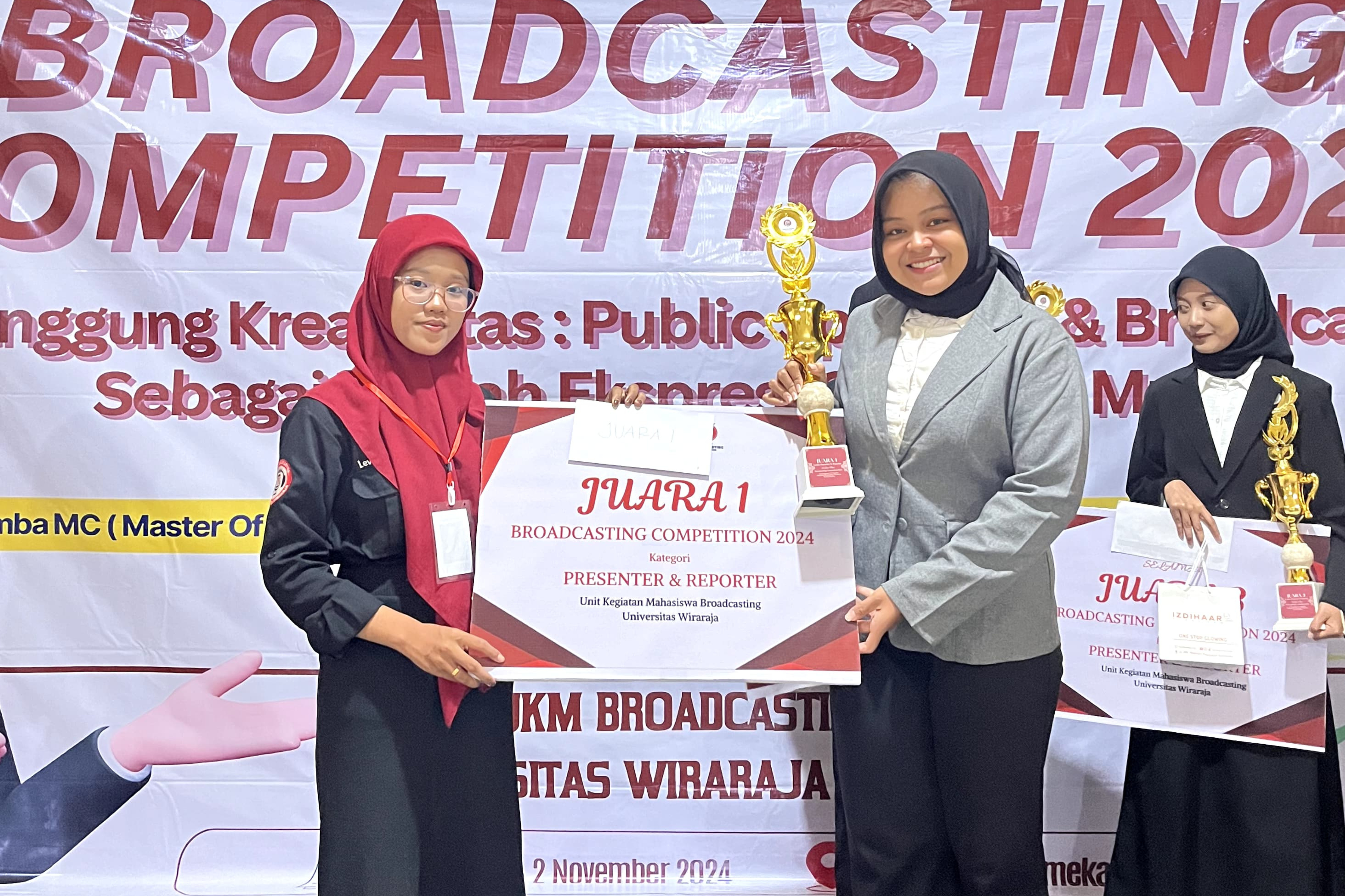 Kembali Ukir Prestasi: Mahasiswa FIP UNESA Juarai Lomba Presenter dan Reporter se Jawa Timur