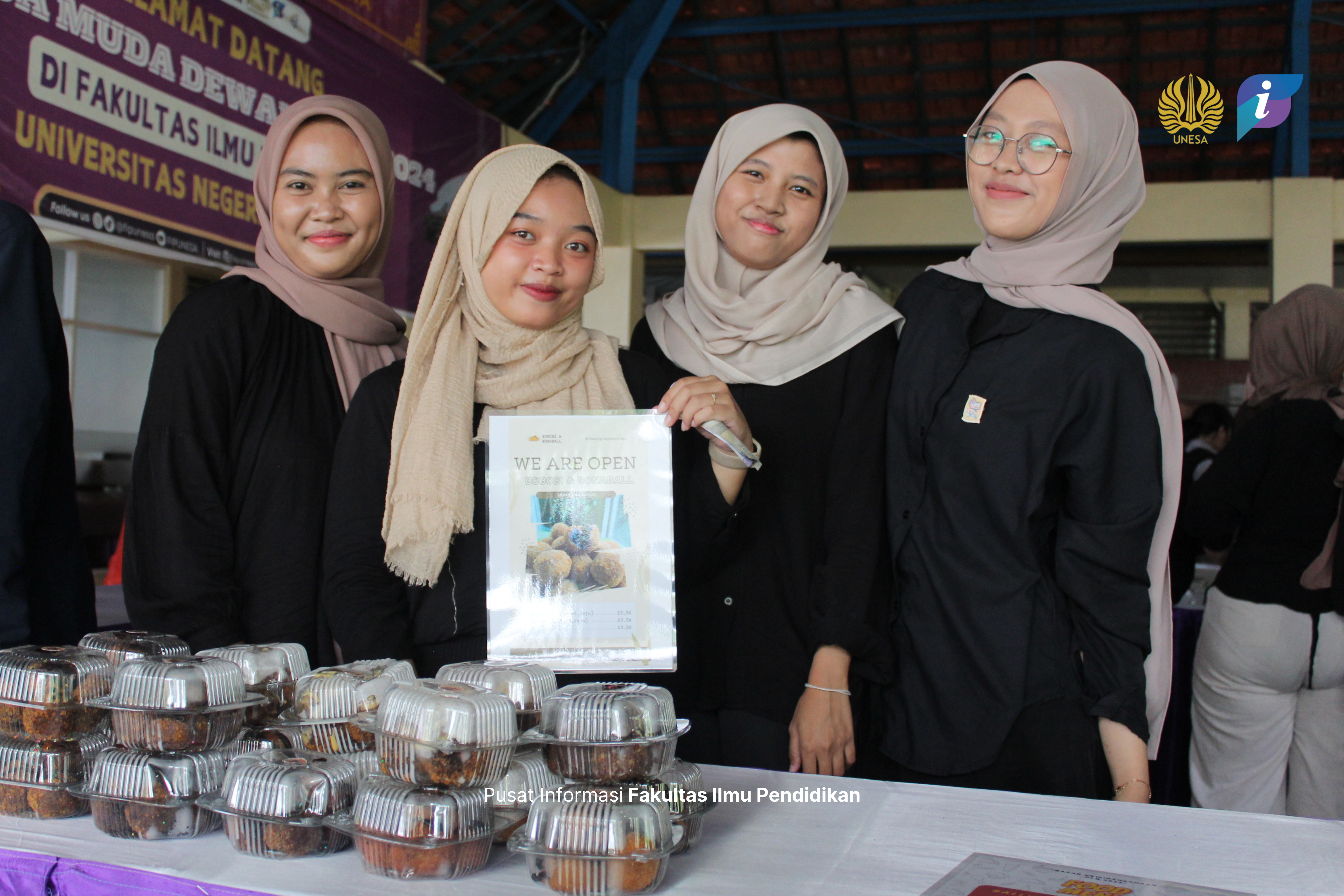 Ajak Mahasiswa Berwirausaha, Mahasiswa S1 Program Studi PLB FIP UNESA Selenggarakan Bazar guna bekali ilmu Kewirausahaan