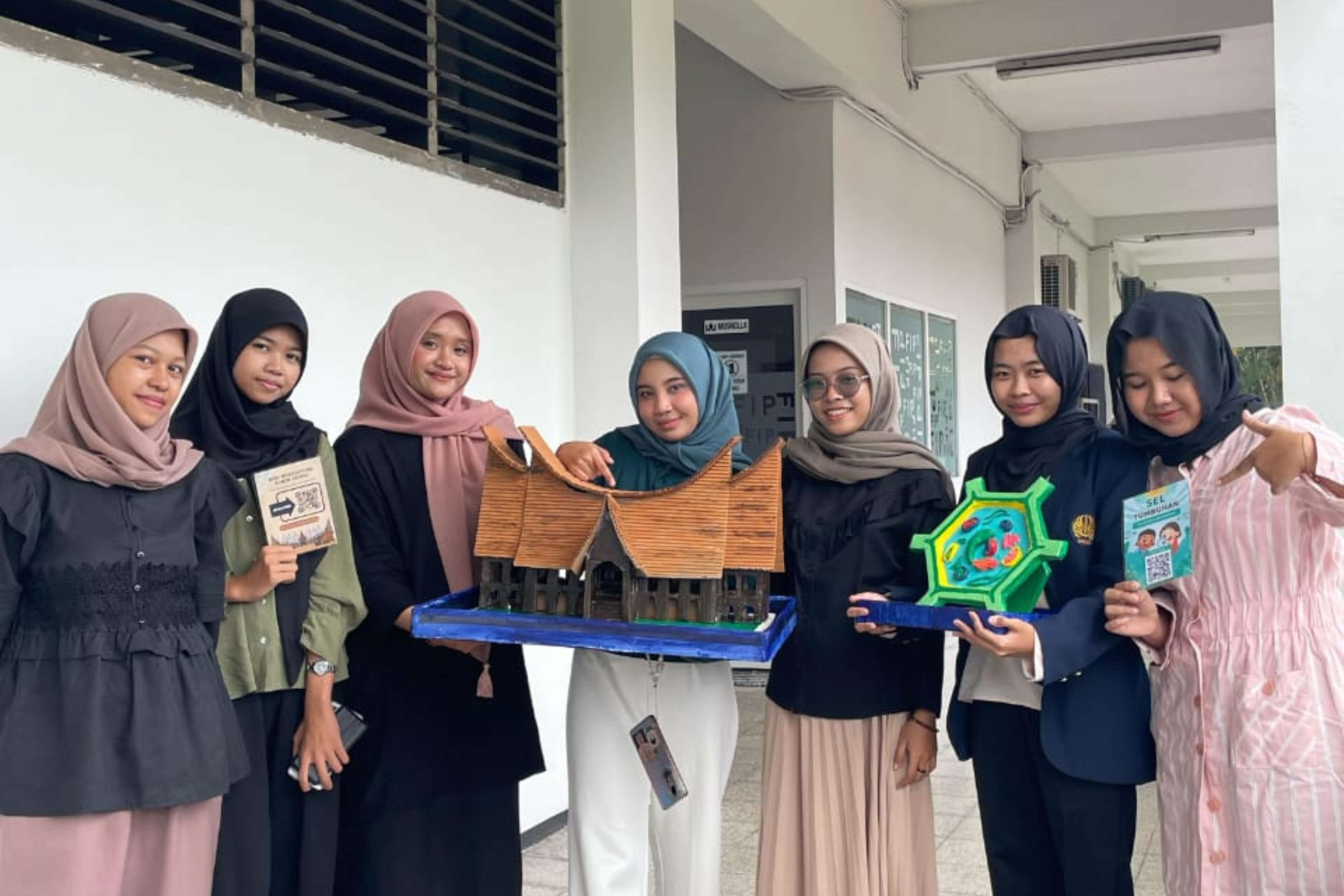 Di Balik Layar Digital: Model Realia Tetap Relevan dalam Pendidikan