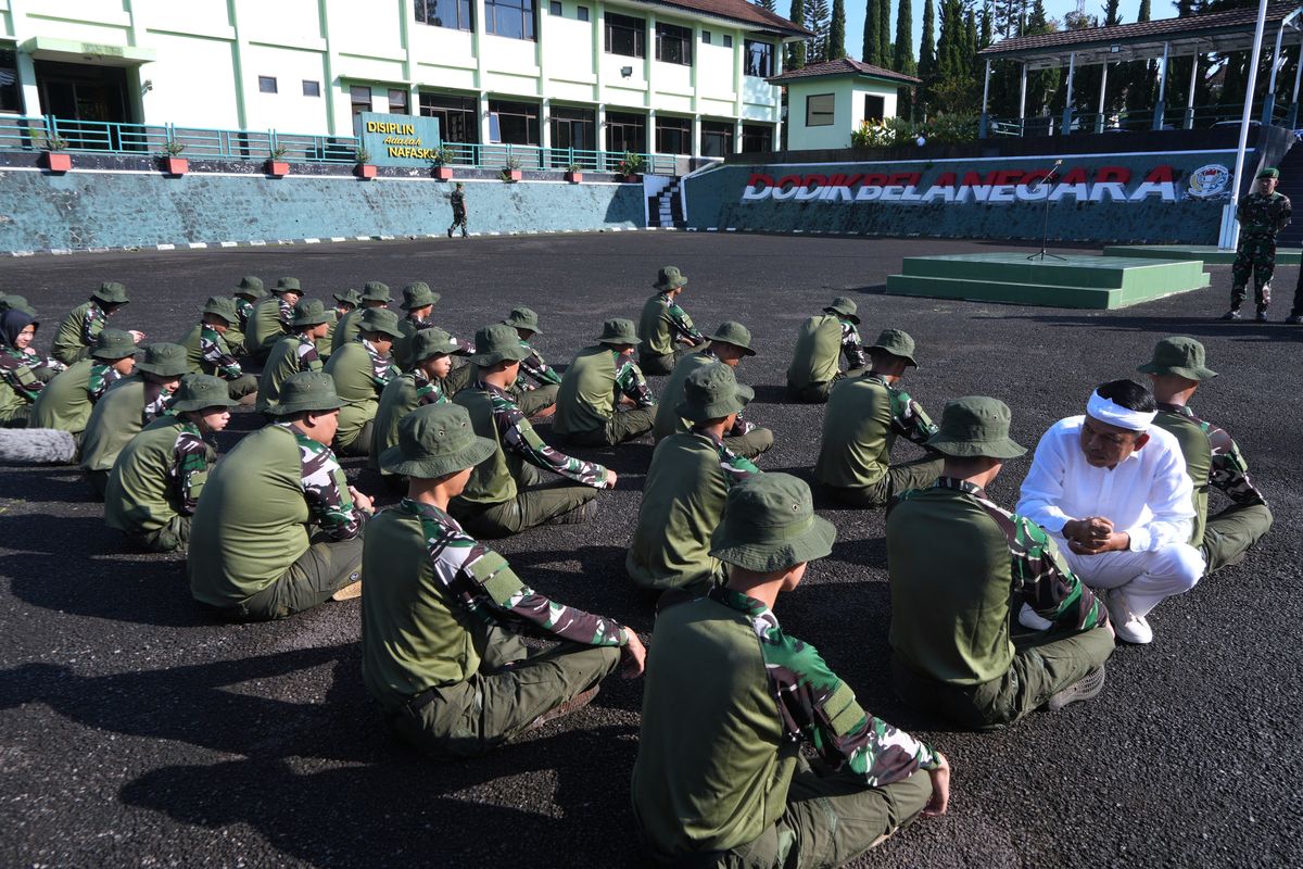 Mengadaptasi Nilai-nilai Barak Militer untuk Pendidikan Karakter di Era Digital