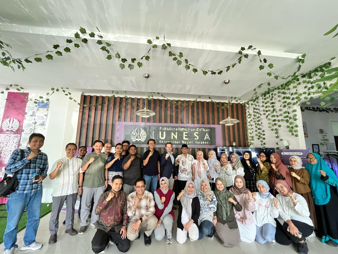 FIP UNESA Matangkan Persiapan Akreditasi Internasional Bersama ACQUIN: Robert Raback Beri Arahan Strategis