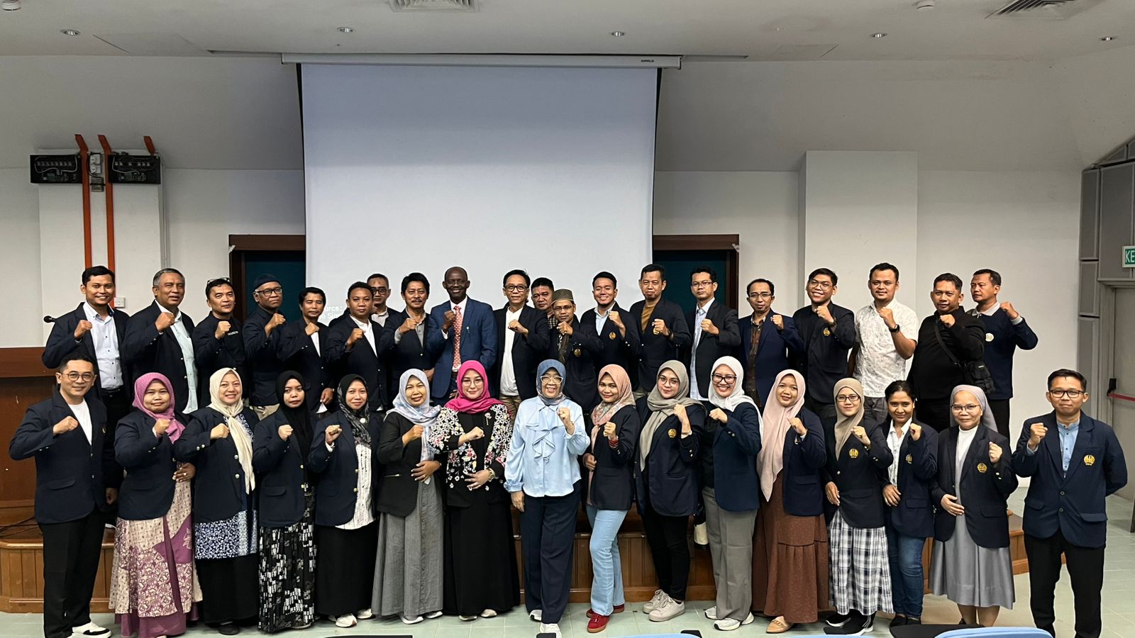 Terbang ke Negeri Jiran, Prodi S3 Manajemen Pendidikan FIP UNESA Tingkatkan Mutu Pendidikan melalui Workshop Internasional
