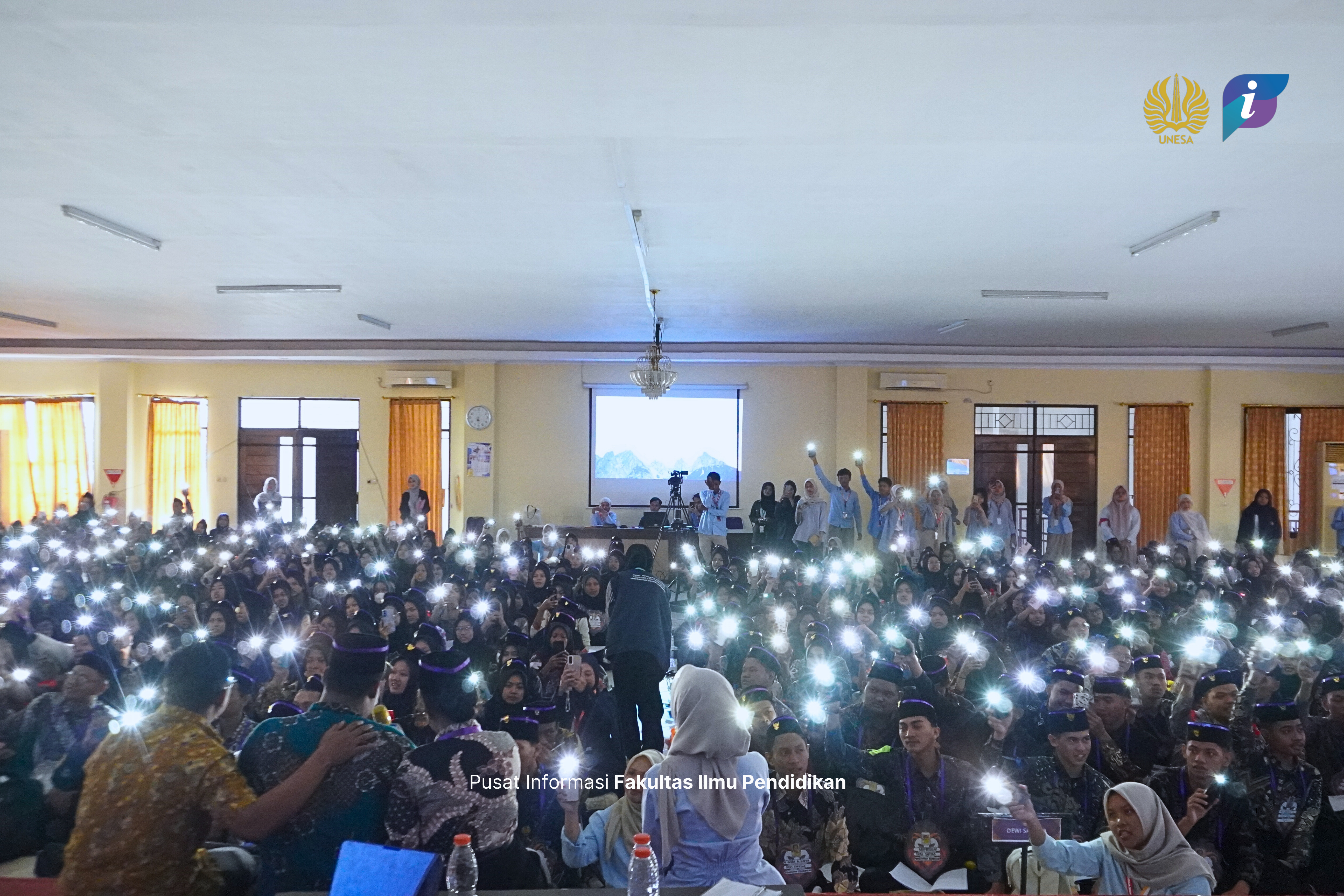 FIP UNESA Selenggarakan PKKMB Hari Kedua, Bekali Mahasiswa Baru dengan Literasi Digital dan Keuangan