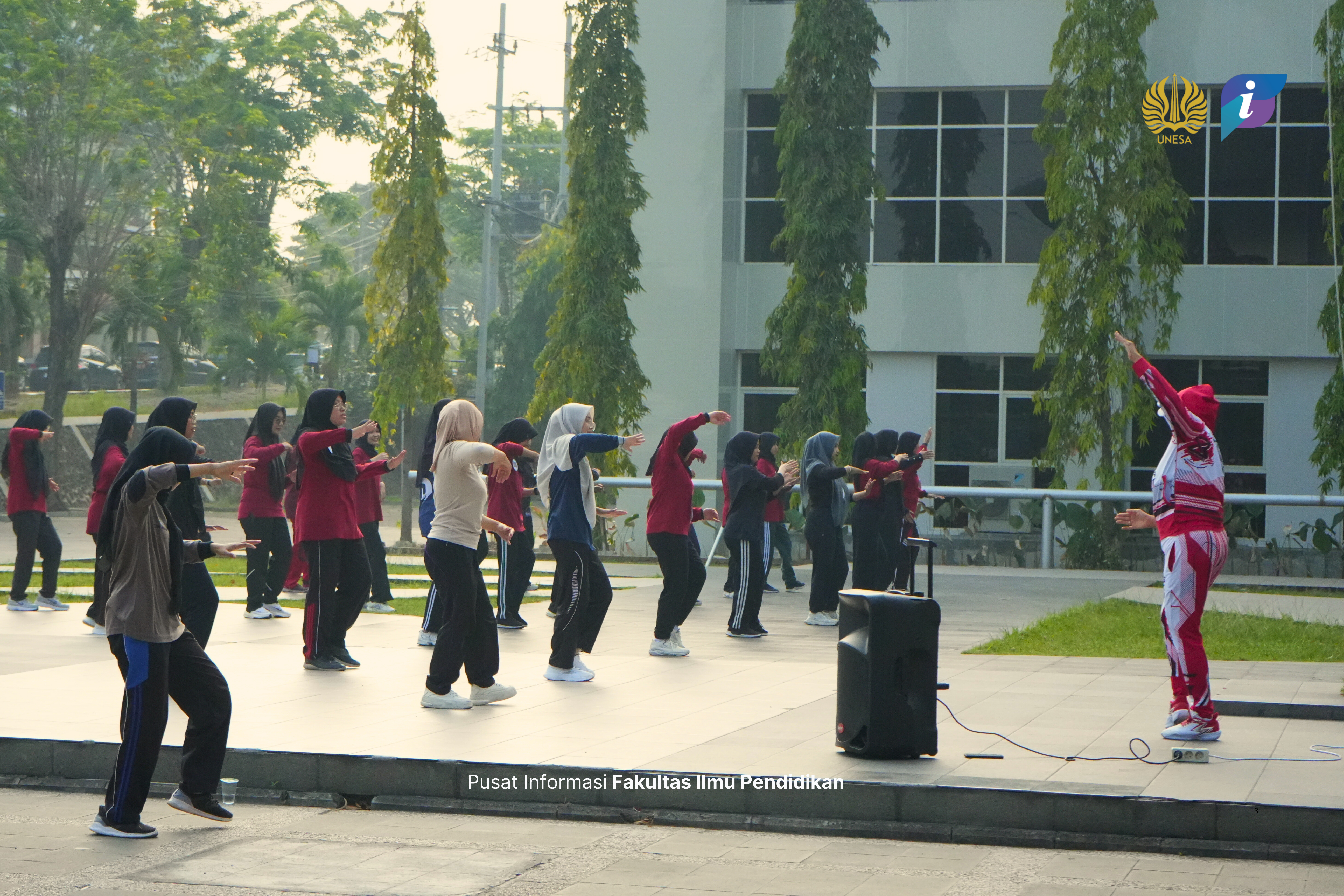 FIP UNESA Gelar Senam Rutin Setiap Jumat, Dorong Gaya Hidup Sehat Sivitas Akademika