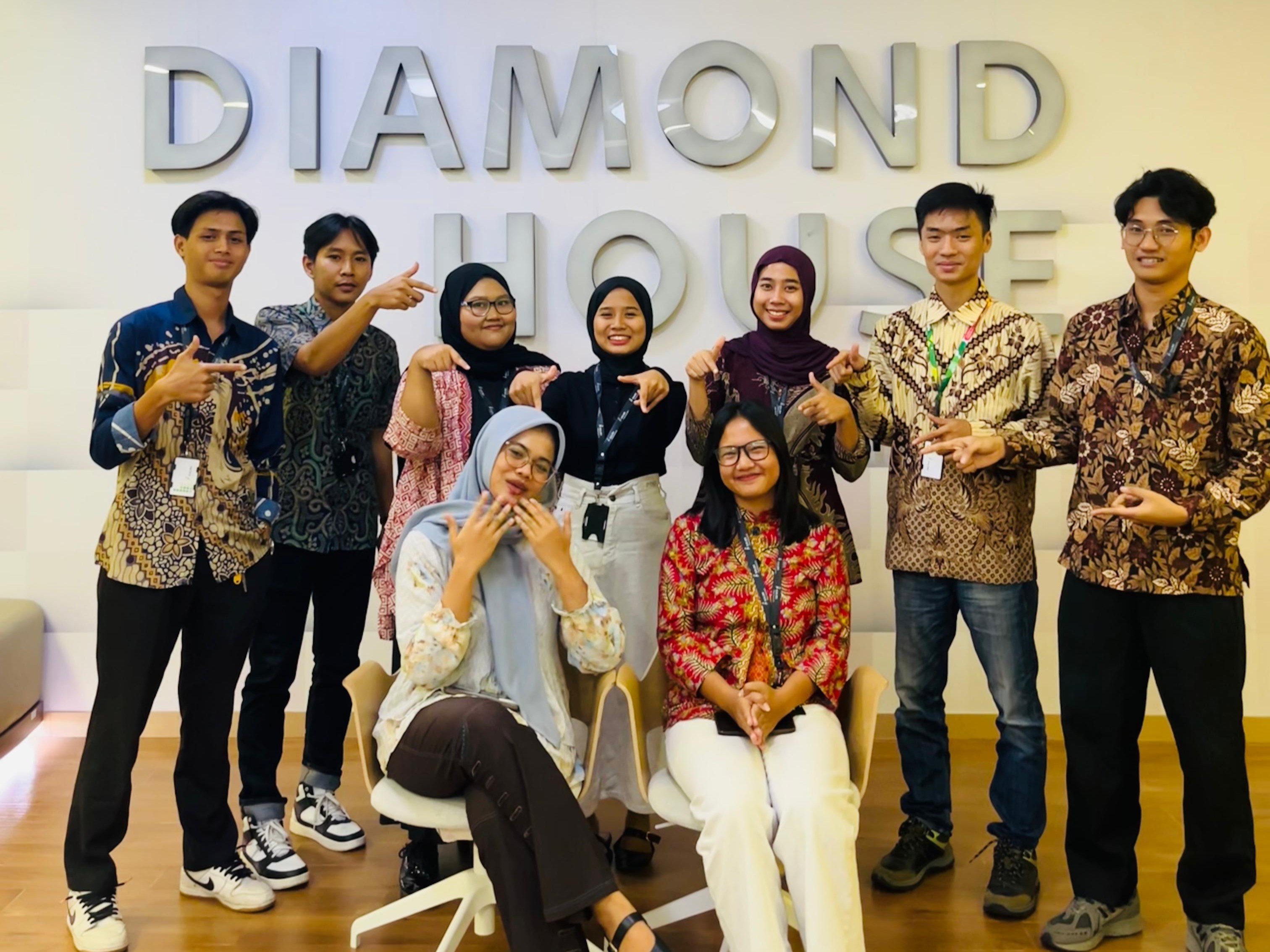 Aksi Nyata Mahasiswa FIP UNESA, Salurkan Pengetahuan Lewat Program Magang