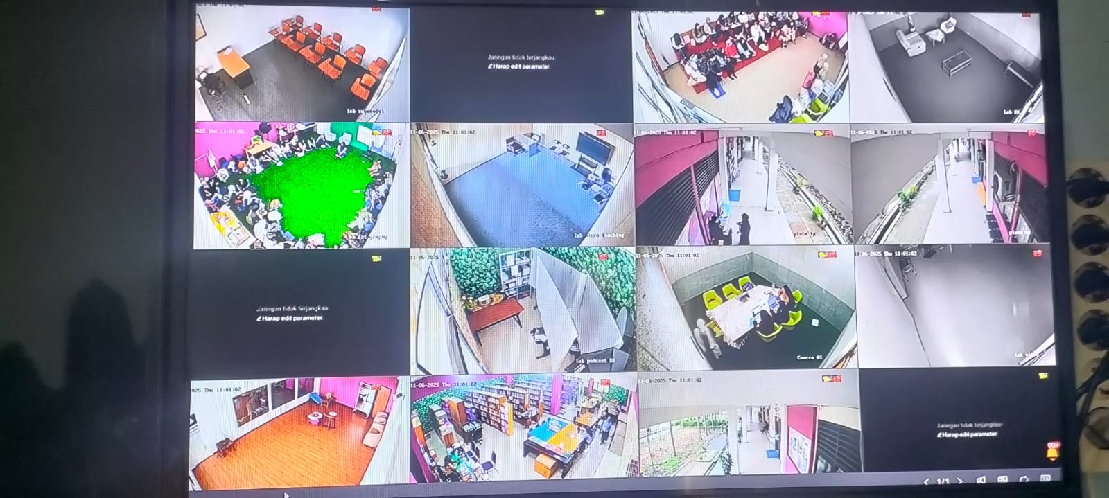 Smart Laboratory FIP Unesa: Laboratorium Canggih untuk Praktikum Modern