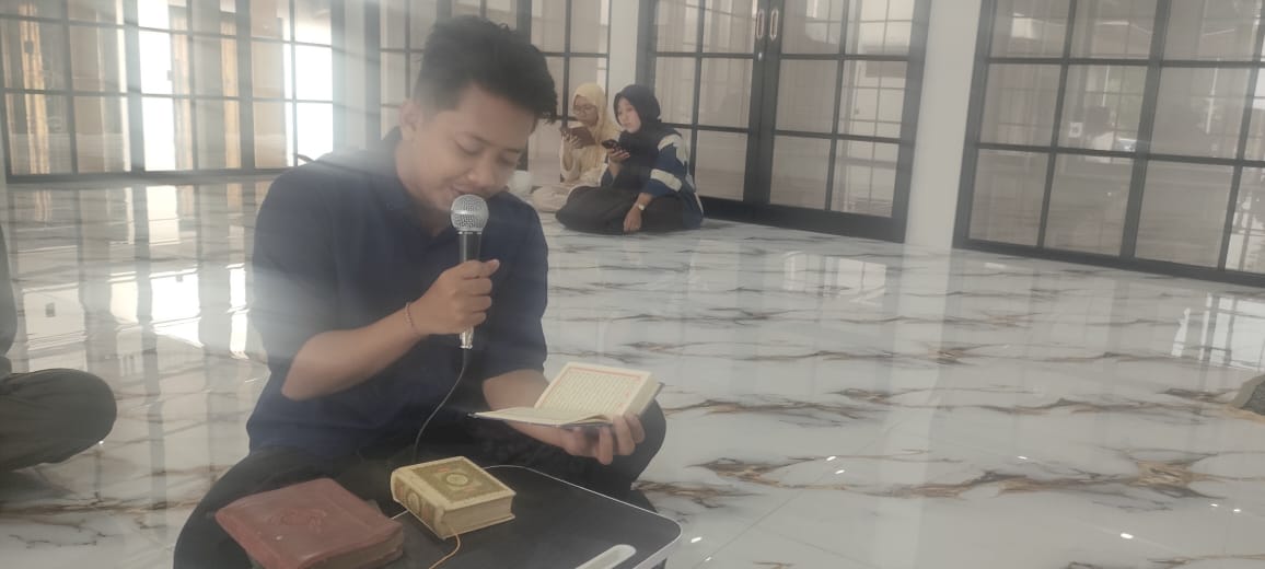 Khataman Quran Bersama Mahasiswa Jalur Prestasi FIP Unesa: Menyemai Spiritualitas di Kampus