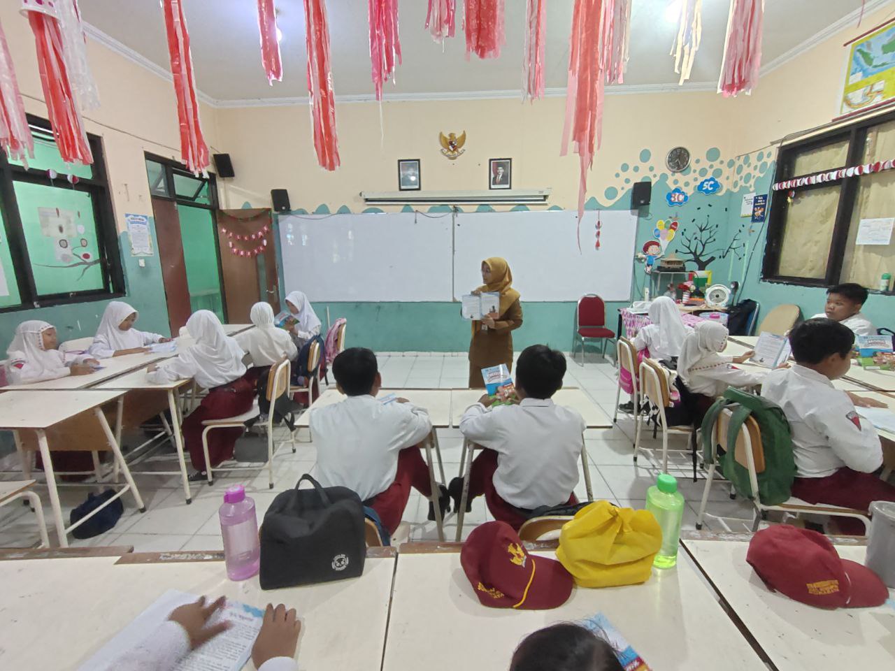 Mahasiswa FIP Unesa Kembangkan Modul Stop Pesan Sensi untuk Cegah Bullying di Sekolah Dasar