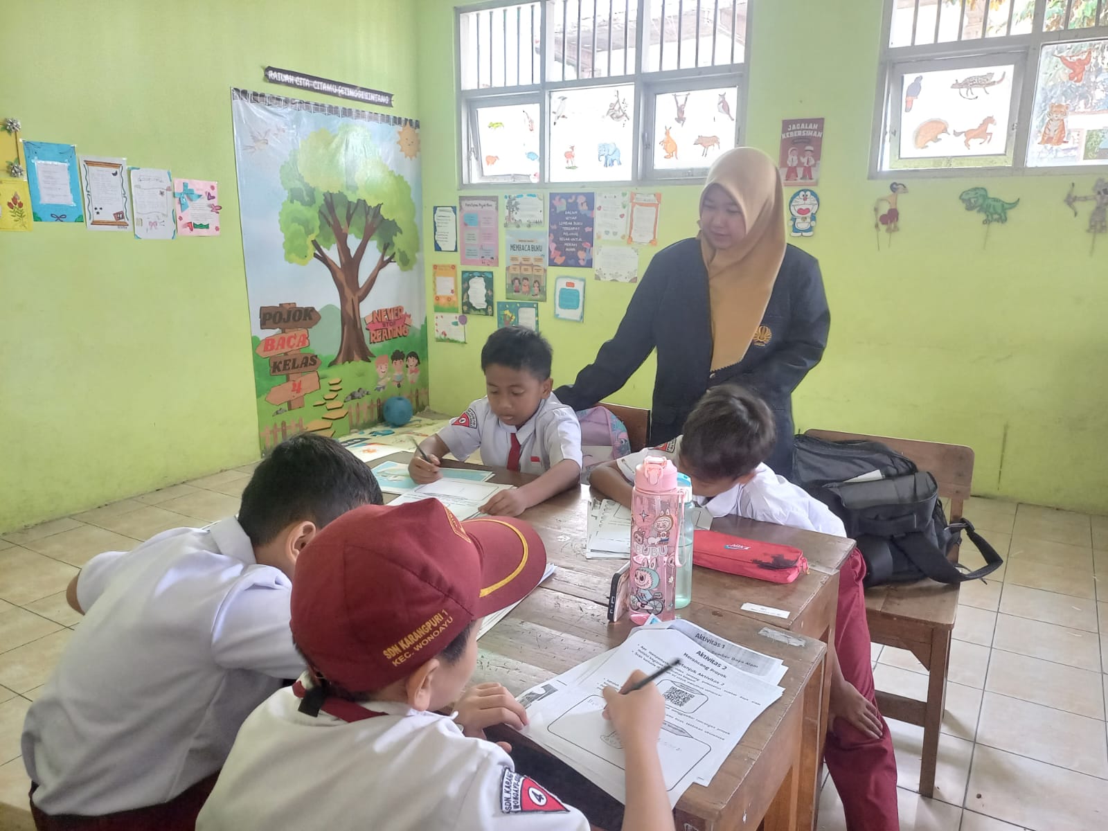 Mahasiswa FIP Unesa Kembangkan Modul Ajar IPAS Berbasis STEAM untuk Tingkatkan Berpikir Kritis Siswa SD