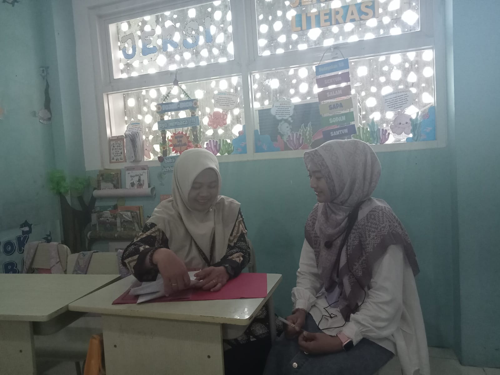 Mahasiswa S2 Unesa Ungkap Peran Kepemimpinan Transformasional Kepala Sekolah dalam Menguatkan Kinerja Guru Berbasis Karakter