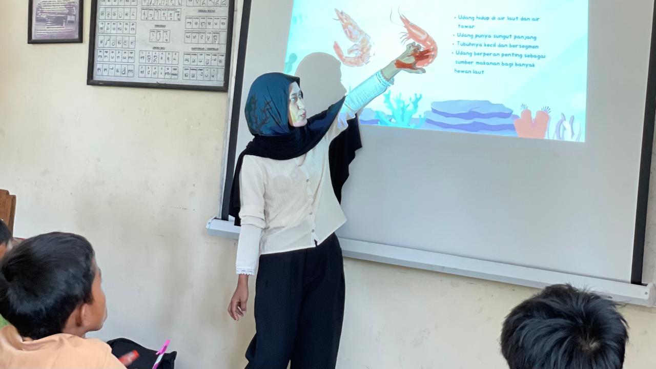 Dorong Sustainability Awareness, Mahasiswa PGSD FIP UNESA Usung Edukasi Coral Reef dan Microplastic Pollution di Mero Foundation, Bali