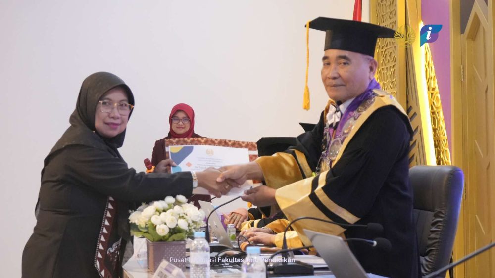 Tuwuh Handayani Raih Gelar Doktor FIP UNESA, Teliti Efektivitas Program Adiwiyata dalam Menumbuhkan Ekoliterasi Siswa Sekolah Dasar