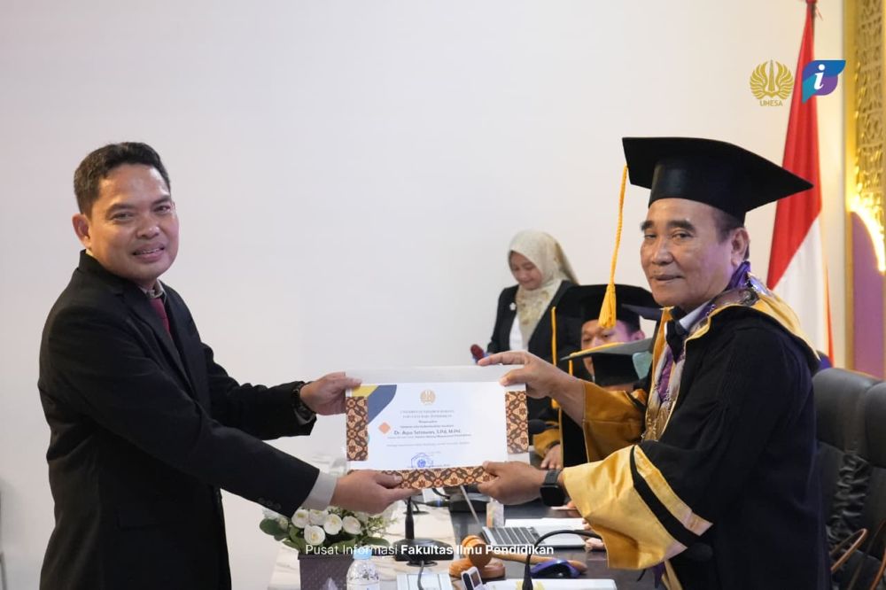 Ujian Disertasi Terbuka S3 Manajemen Pendidikan Unesa Bahas Optimalisasi Humas dalam Program Double Track
