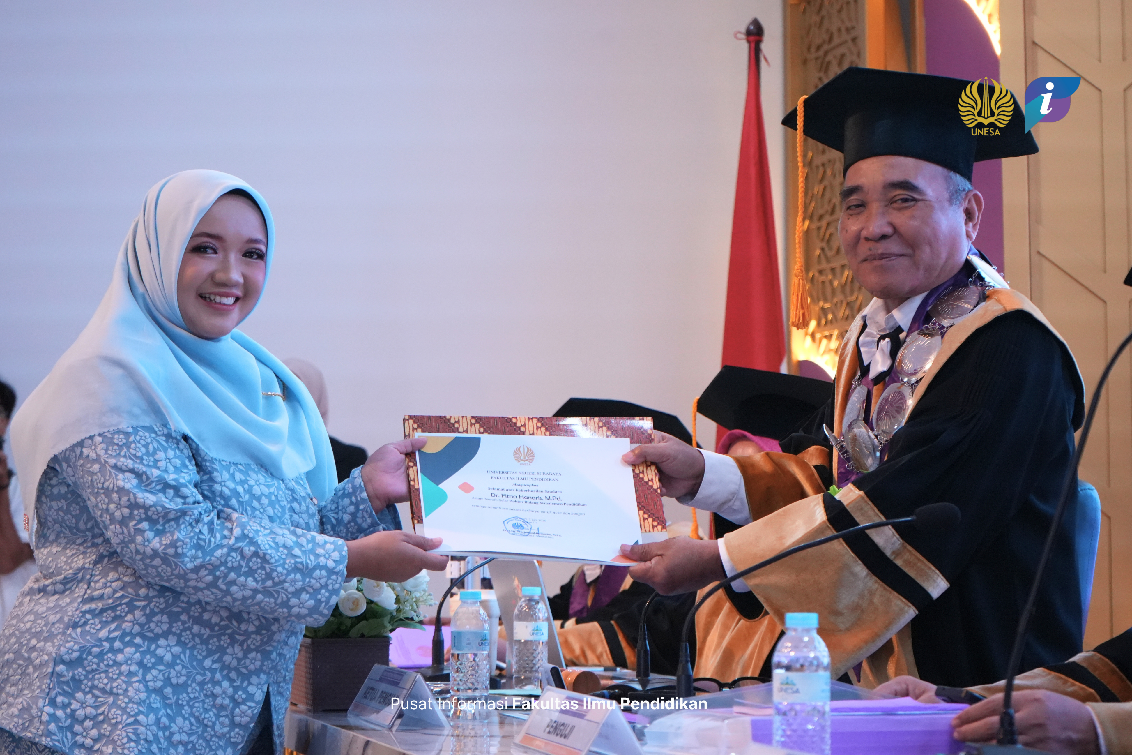 Promovenda Fitria Hanaris Raih Gelar Doktor melalui Pengembangan Model Supervisi Akademis Klinis–Kolaboratif Terjadwal