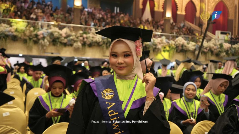 Adhiwisudawan FIP UNESA, Erika Dewi Agustin Dorong Generasi Muda Majukan Pendidikan Indonesia