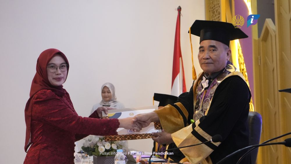 Bedah Tata Kelola Madrasah Diniyah, Promovenda S3 MP FIP Unesa Raih Gelar Doktor