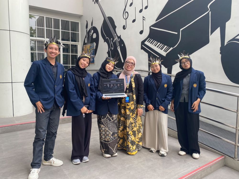 Tim PKM RSH UNESA Ciptakan Media Pembelajaran bagi Siswa Tunagrahita untuk Cegah Kekerasan Seksual