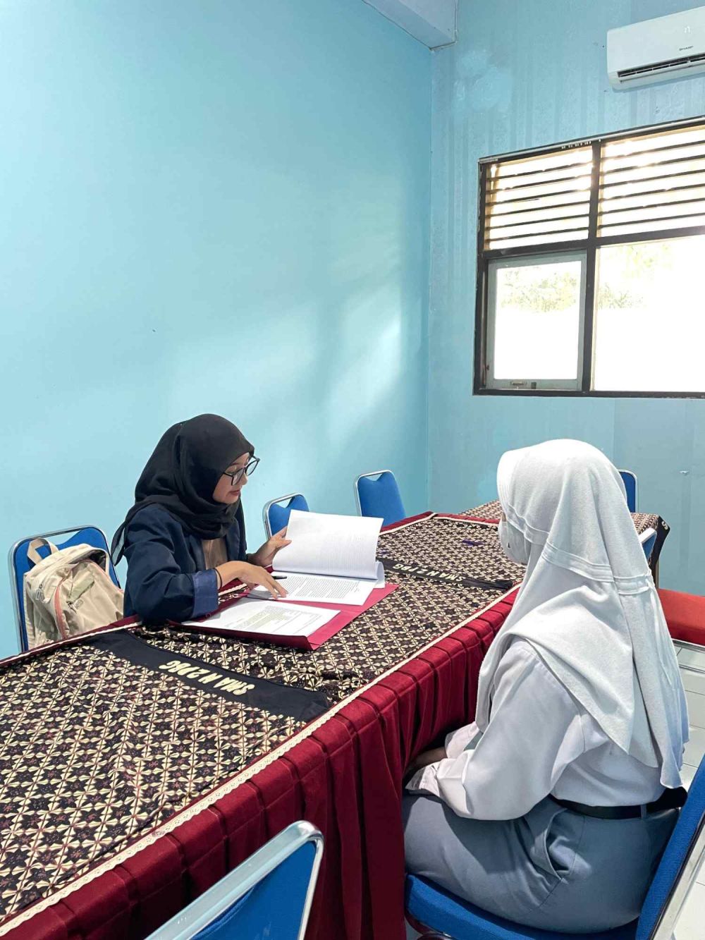 Bantu Remaja Fatherless Bangkit, Mahasiswa BK FIP UNESA Ungkap Rahasia Penerimaan Diri Positif di Sekolah
