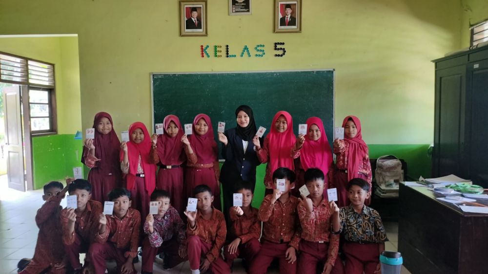 Inovasi QUCARA Karya Mahasiswa FIP UNESA Sukses Melatih Berpikir Kritis Siswa SD Lewat Kartu Anatomi Interaktif