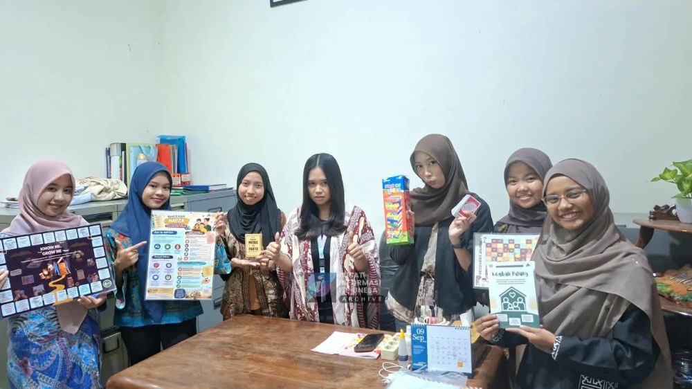 Kembangkan Media Edukatif dan Psikoedukasi, Enam Mahasiswi BK UNESA Perkuat Kompetensi Profesional di NAPZA Plato Foundation