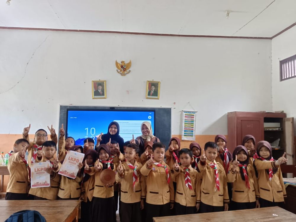 Seni Gerabah Desa Tondowulan Jadi Kunci Mahasiswa FIP UNESA Dongkrak Kemampuan Matematika Siswa SD