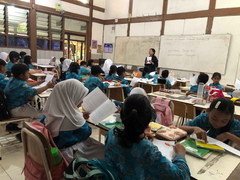 Riset Mahasiswa PGSD FIP UNESA Ungkap Dampak Kebijakan Peniadaan PR Matematika di Surabaya